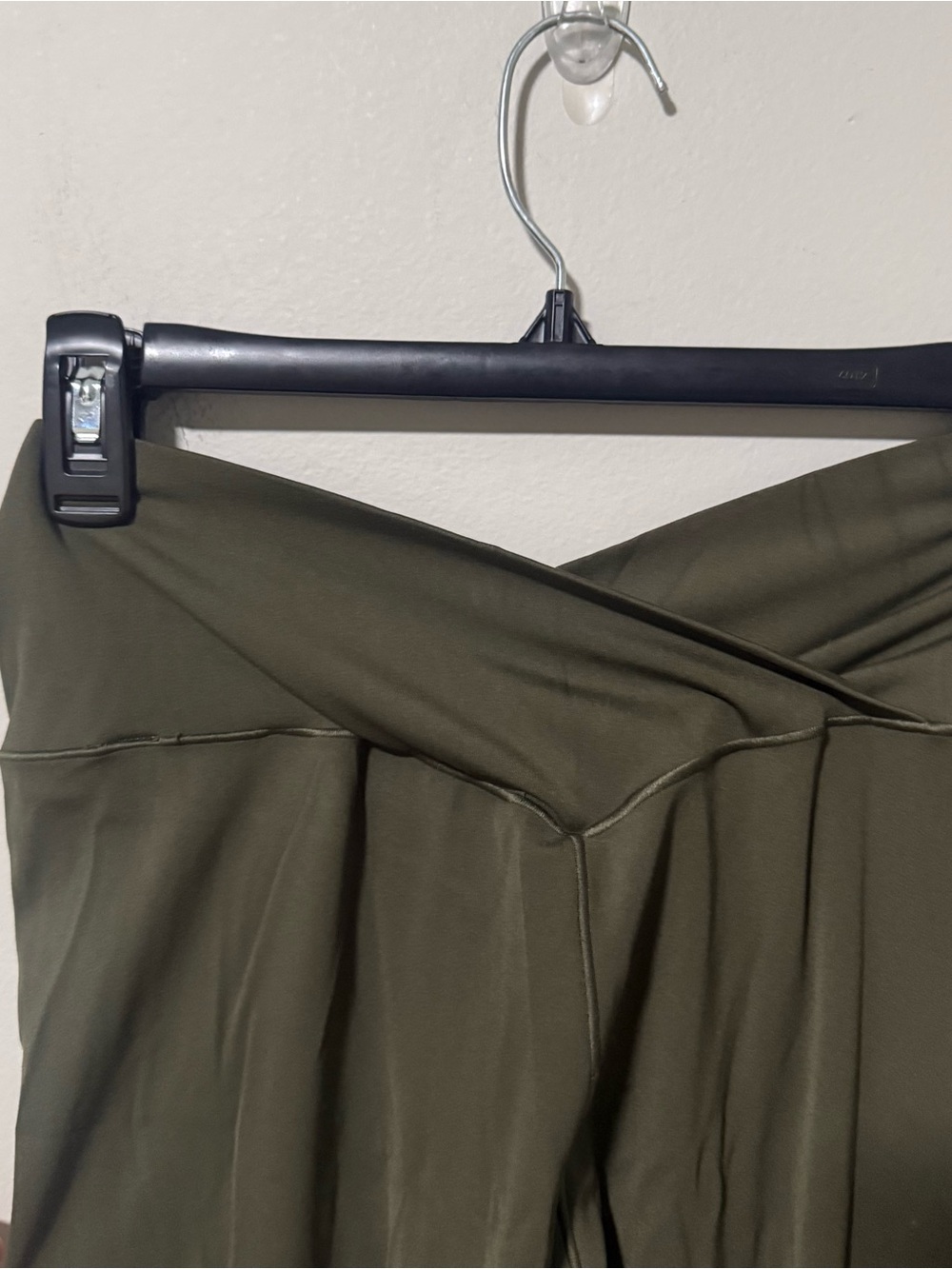 Aerie 7/8 Crossover Legging Large in Olive Green - Picture 5 of 8